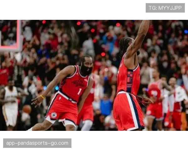 米切尔靠突破单打拉开空间，对比上季三分选择减少