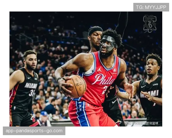 洛瑞无球跑动牵制防线，改变热火进攻空间结构